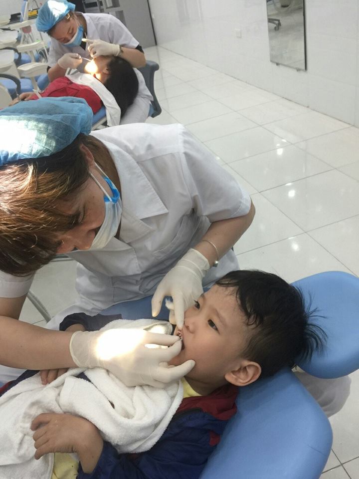 Khám răng cho bé ở Nha khoa Hoàn Mỹ